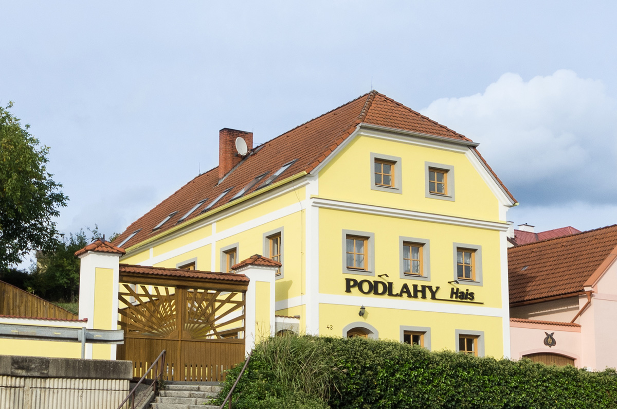Prodejna v Domažlicích, Dukelská 43